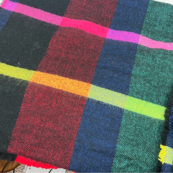 Francesca boutique plaid mult-colored large rectangular scarf/wrap - Picture 6 of 12